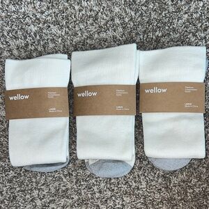 NWT! Wellow Premium Compression Socks - 3 Pack in Ivory Sz LARGE
